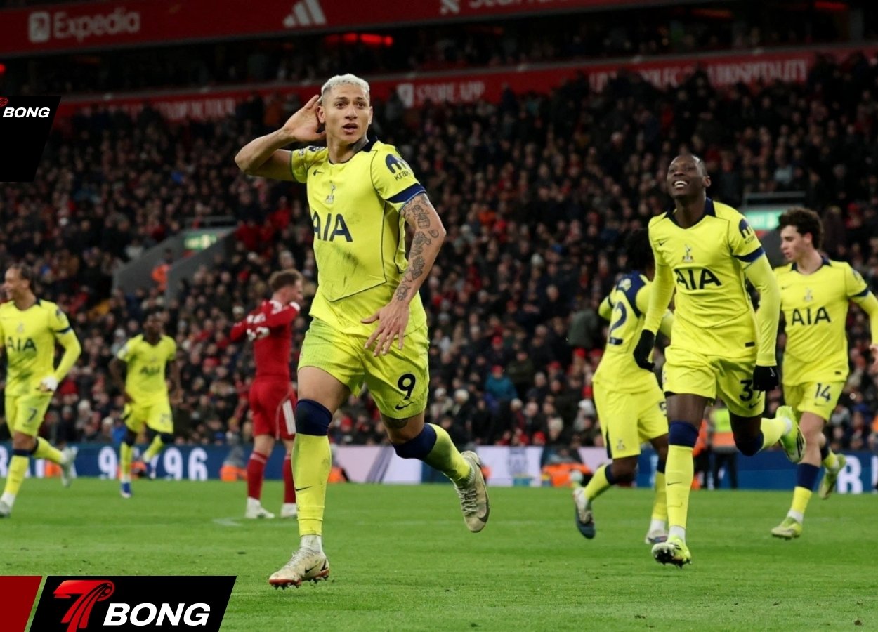 Richarlison ghi bàn gỡ hòa cho Tottenham.
